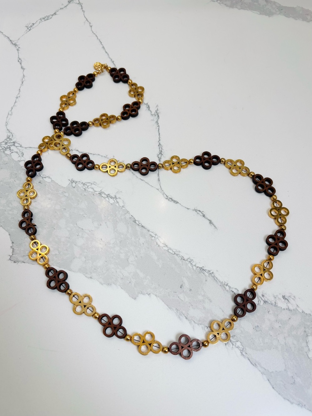 Tory Burch 35” Wood and Gold Logo Chain Necklace, Lariat Style - Picture 2 of 10